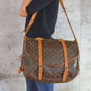 ⭐🔥AUTHENTIC🔥⭐ Louis Vuitton Monogram Saumur 43